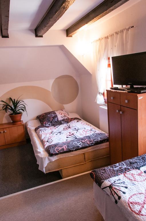 Pokoje Goscinne U Eweliny Bogatynia Bagian luar foto